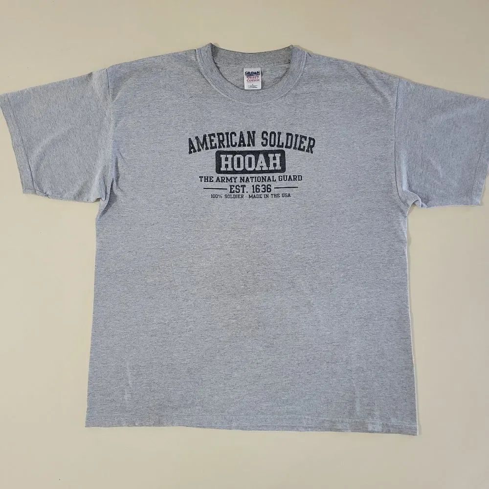 Gildan Activewear Men's Gray Crewneck Army National Guard Graphic T-Shirt